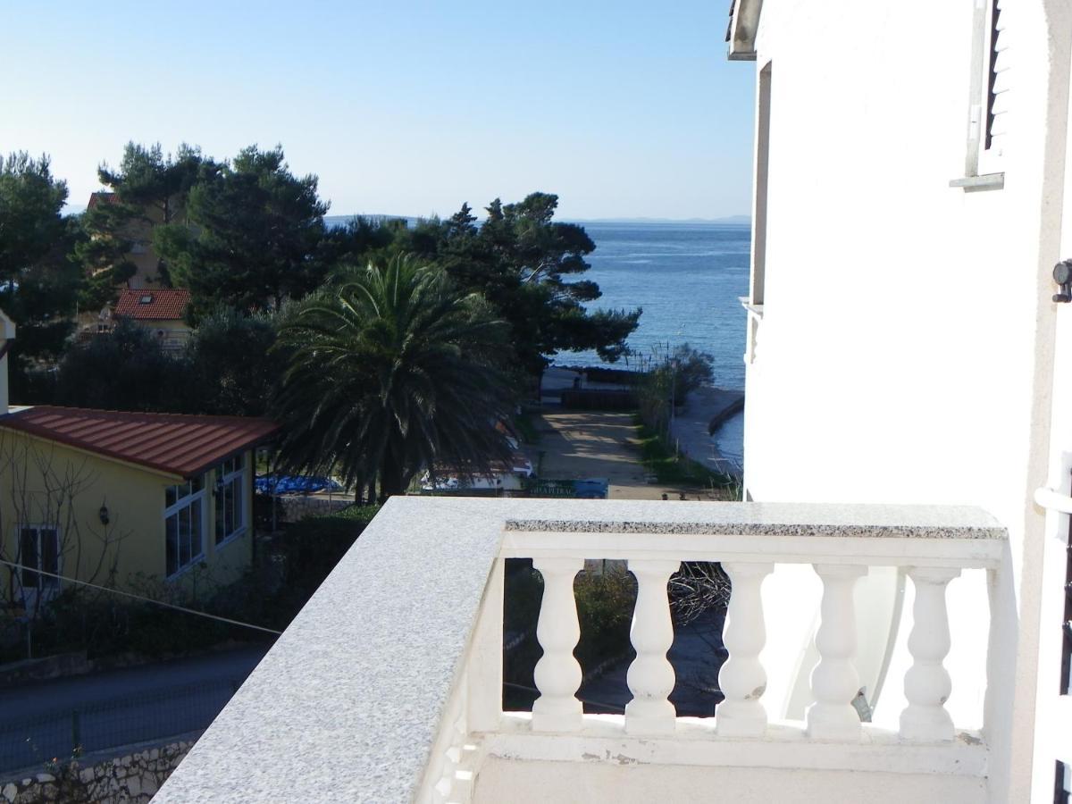 B&B Maestral Rab Rab Town Exterior photo